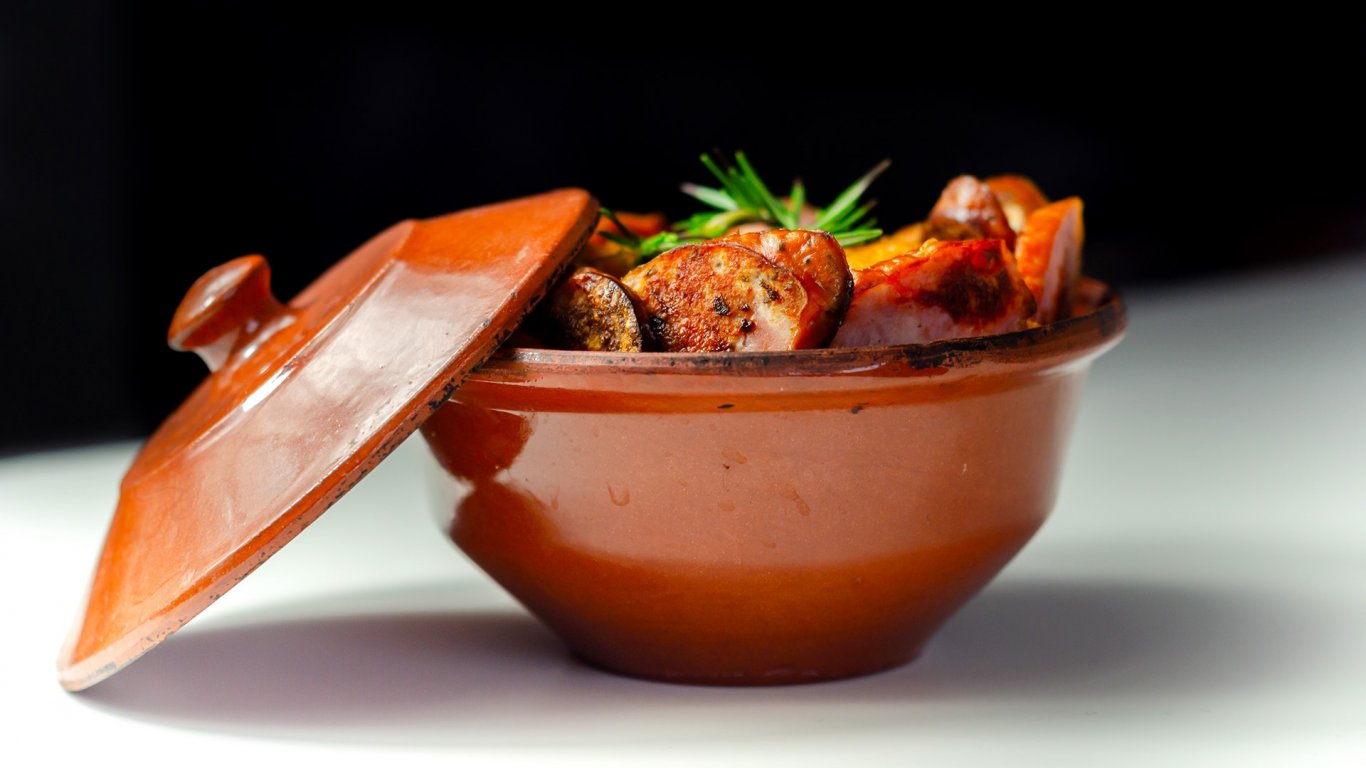 Вкусни гювечета: Картофи по овчарски