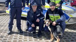 Полицаи от Козлодуй спасиха куче от жестокия му стопанин и го осиновиха
