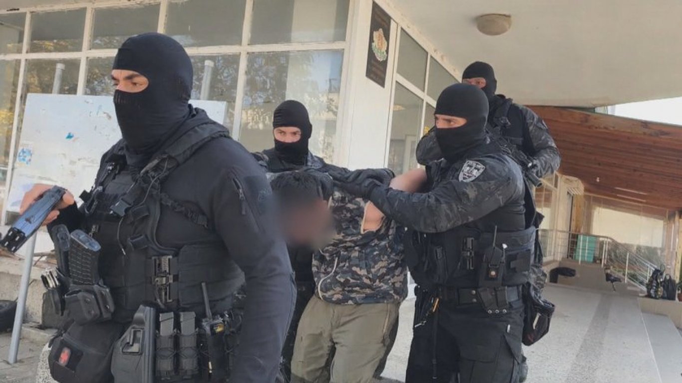 Мотивът за тройното убийство в Люляково: Кавга за пари и подслон