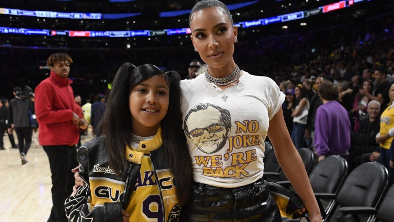 12-годишната дъщеря на Ким Кардашиян отново скандализира с външния си вид 