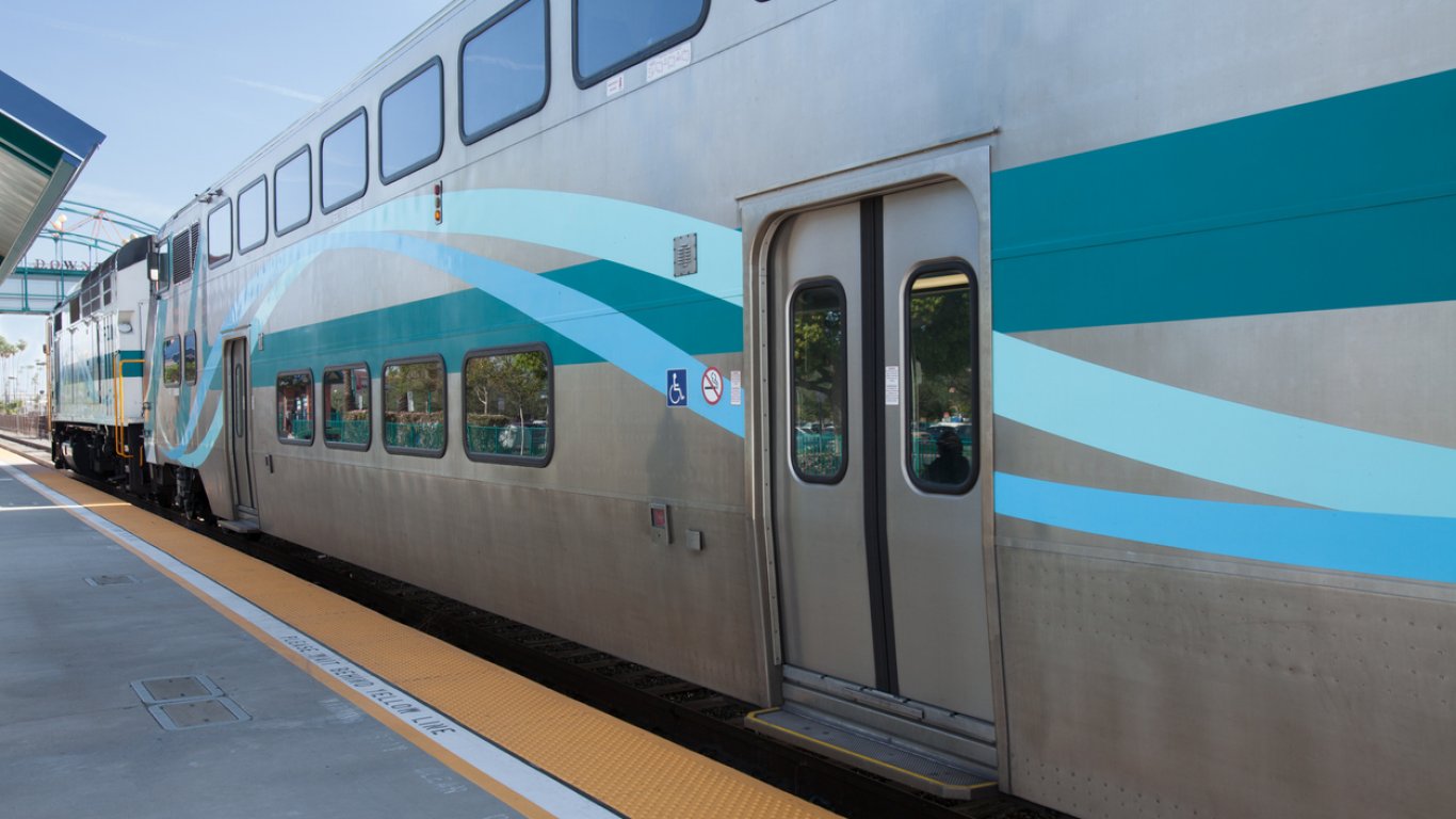 Двуетажни влакове ще превозват пътници под Ламанша