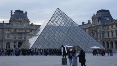 "Мислех, че е просто музей до пирамидата": Двама от обвиняемите не знаели, че обират Лувъра