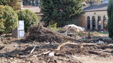 Шефката на ДНСК: Не се предвижда събаряне на сгради в "Елените" на този етап