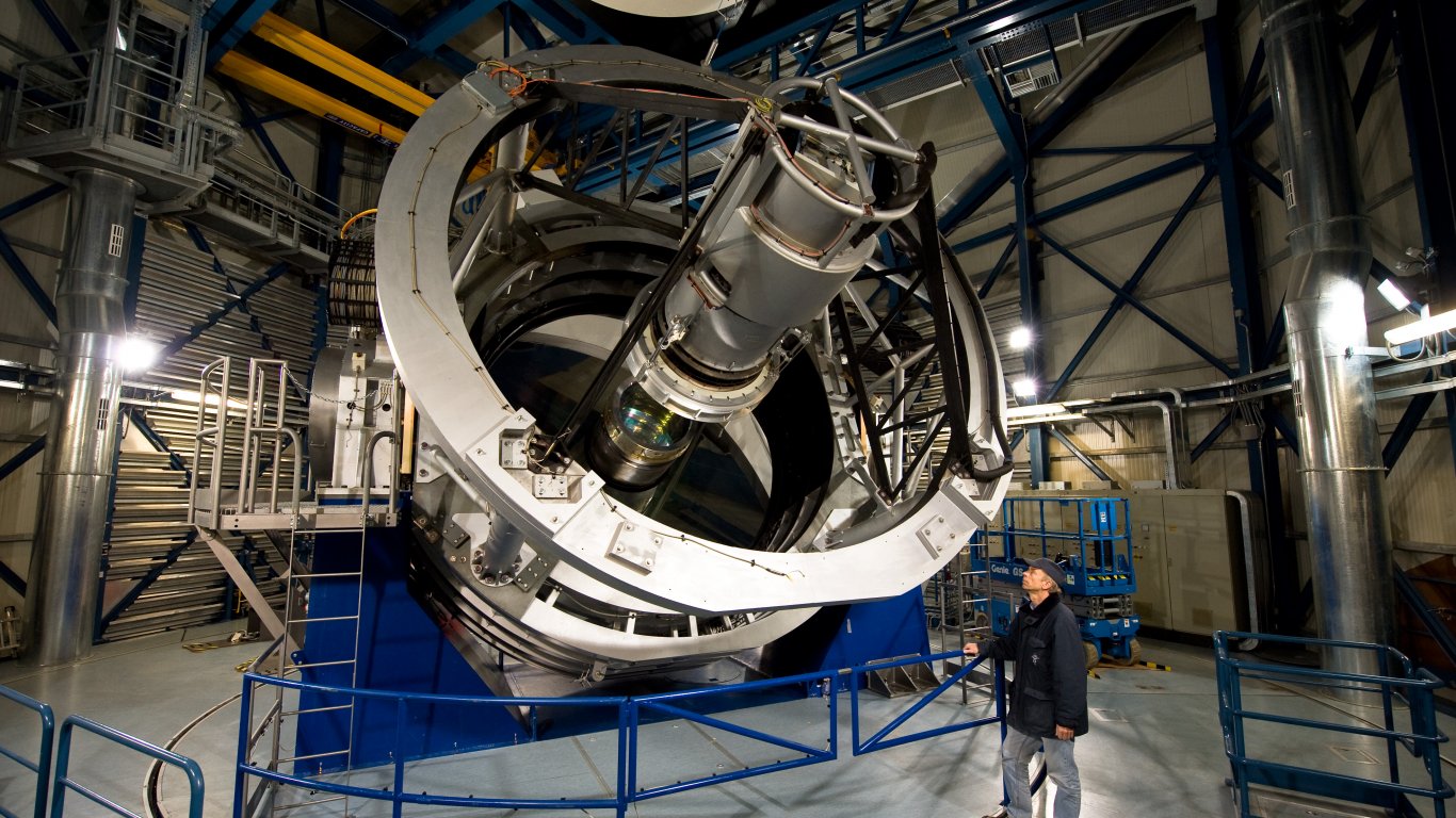 Европейски инструмент на телескопа VISTA улови първата си светлина