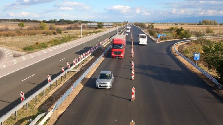 Затварят за 4-месечен ремонт платното на "Тракия" край Бургас в посока към морето