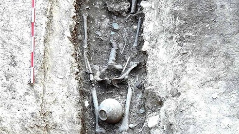 Антични гробни съоръжения са открити при ремонта на парк "Пети октомври" в Стара Загора