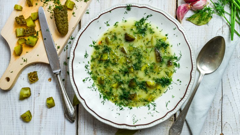 Супа от кисели краставички и копър