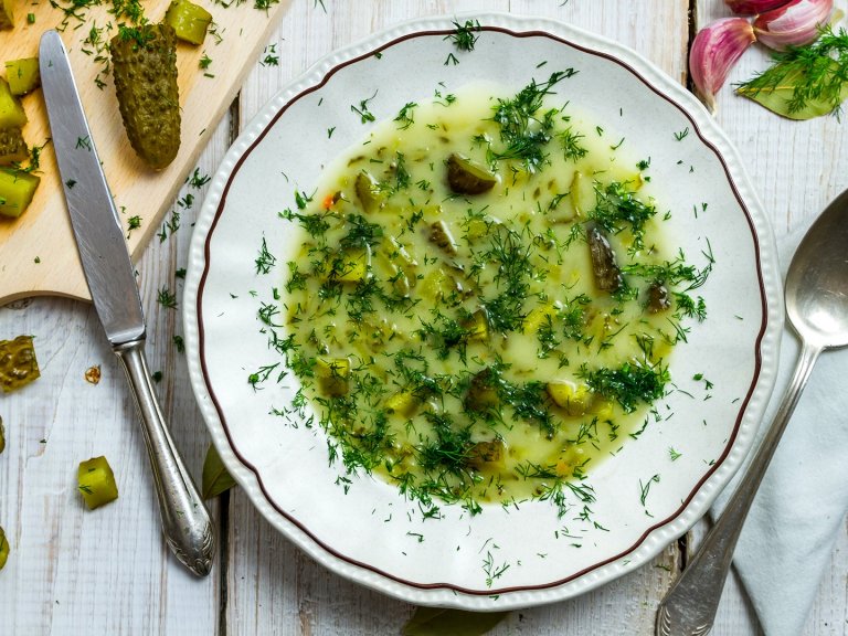 Супа от кисели краставички и копър