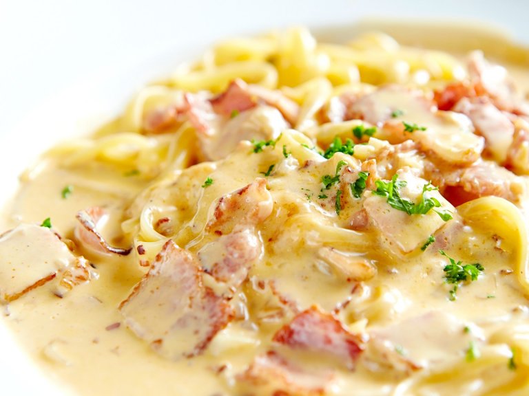 Паста с бекон и сметана