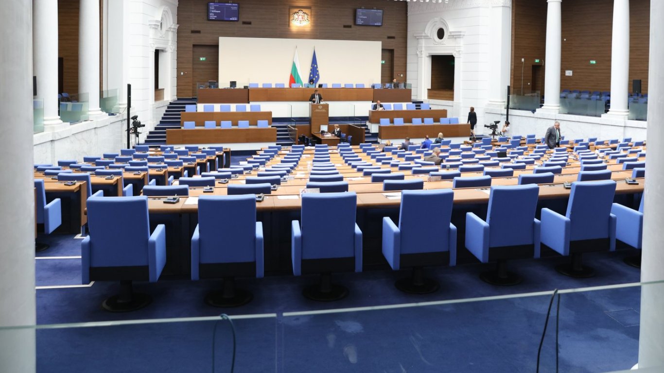 105 депутати с неизвинени отсъствия в първия месец след лятната ваканция на парламента