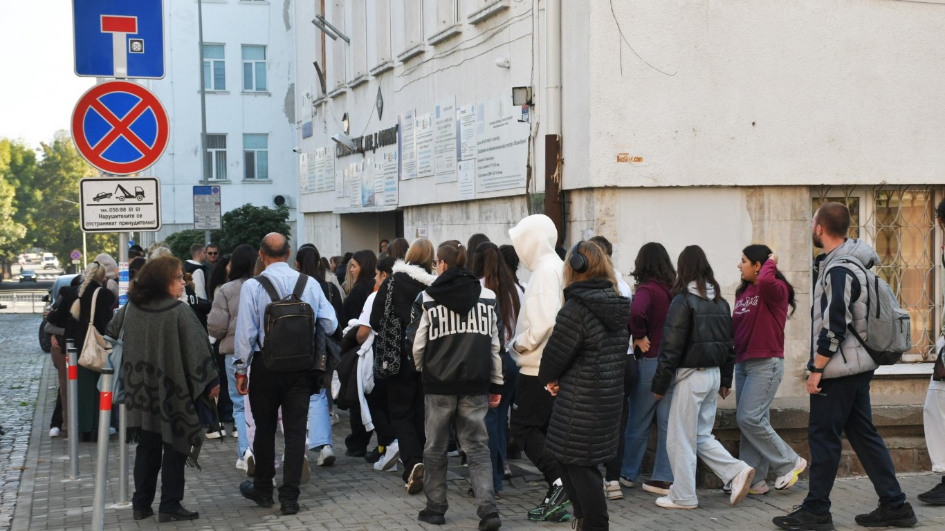 Първо класиране за 8. клас: Обявени са резултатите и следващите стъпки