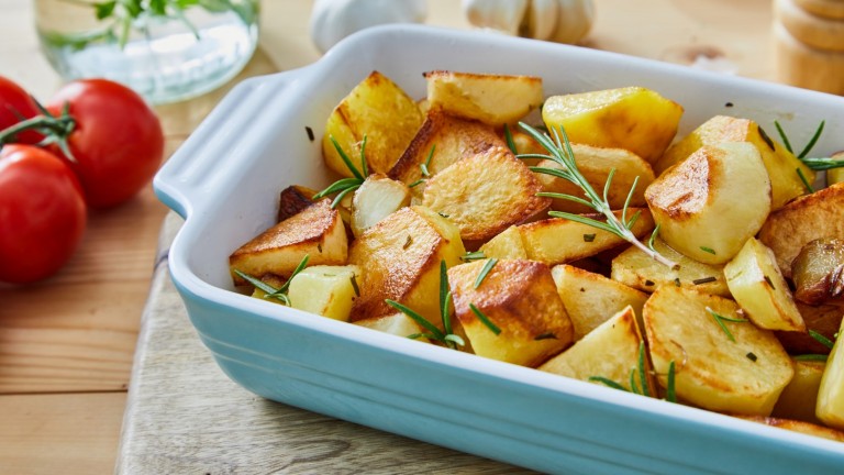 Британската тайна за изключително хрупкави печени картофи, в които ще се вклюбите