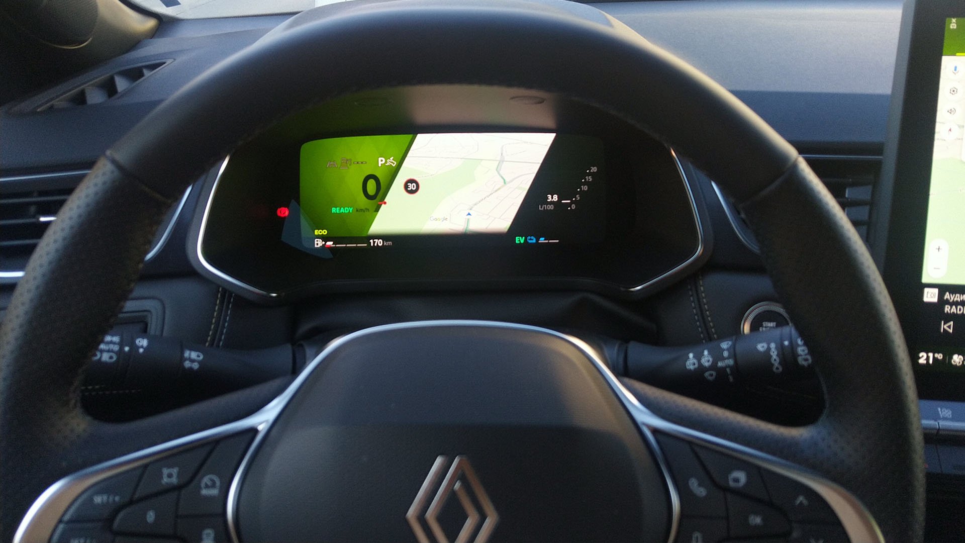 Renault Symbioz E-Tech full hybrid 160 - среден разход от 3,8 л/100 км при икономично шофиране