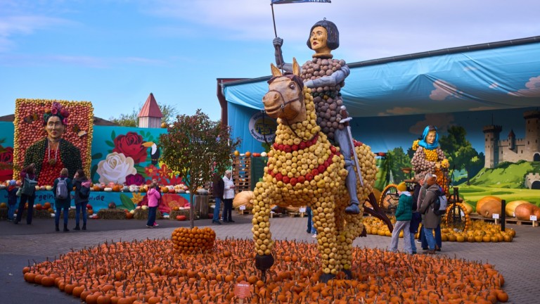 Скулптури от тикви оцветяват фестивал край Берлин