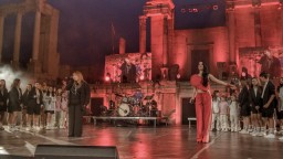 LATIDA и "Бон-Бон" прегръщат детето в себе си с "Няма да порасна"