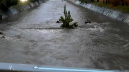 Река Елешница преля, затруднено е движението в района на Рилския манастир