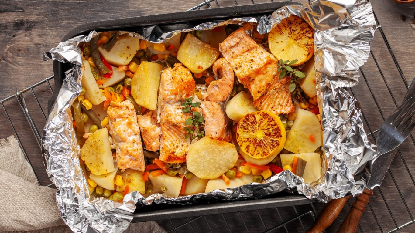 Алуминиевото фолио има две страни и това съвсем не е случайно