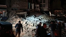 Трус от 6,1 в Западна Турция, има разрушени сгради и пострадали, усетен е и в България (видео)