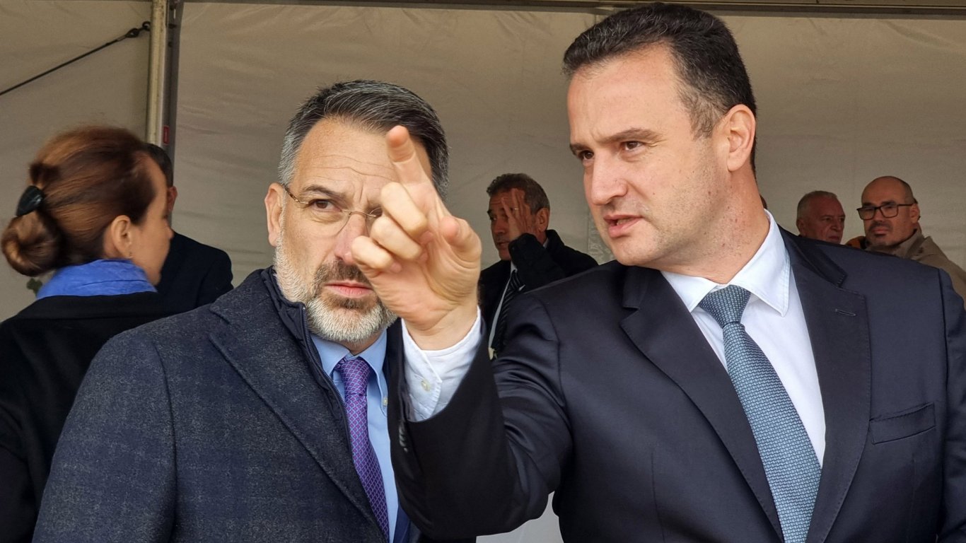 Жечо Станков: Доставките от гориво са гарантирани въпреки санкциите за "Лукойл"