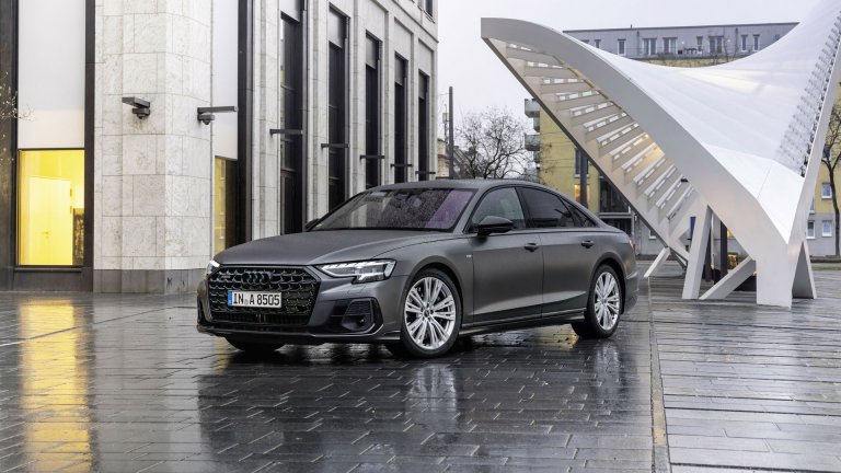 Флагманът Audi A8 е изправен пред несигурно бъдеще