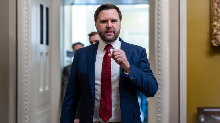 Джей Ди Ванс: Няма риск САЩ да бъдат въвлечени в дълга война с Иран