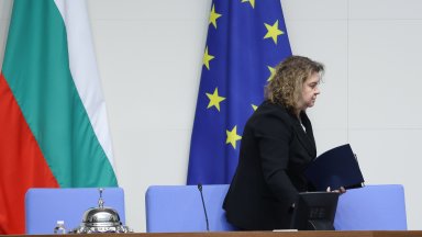 Конституционният съд: Председателят на НС няма право да преценява за референдум