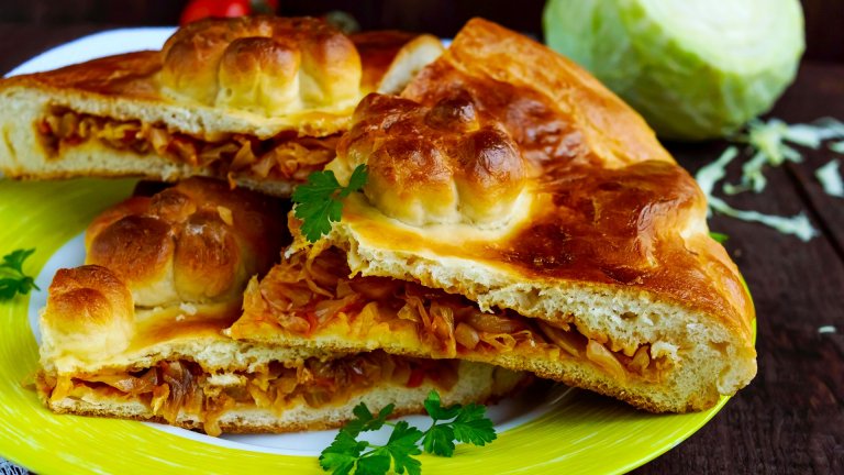 Лесен домашен зелник с варени яйца