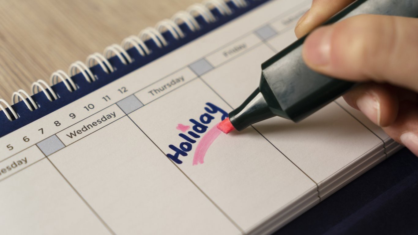 Календар за 2026: Кога работим и почиваме в България