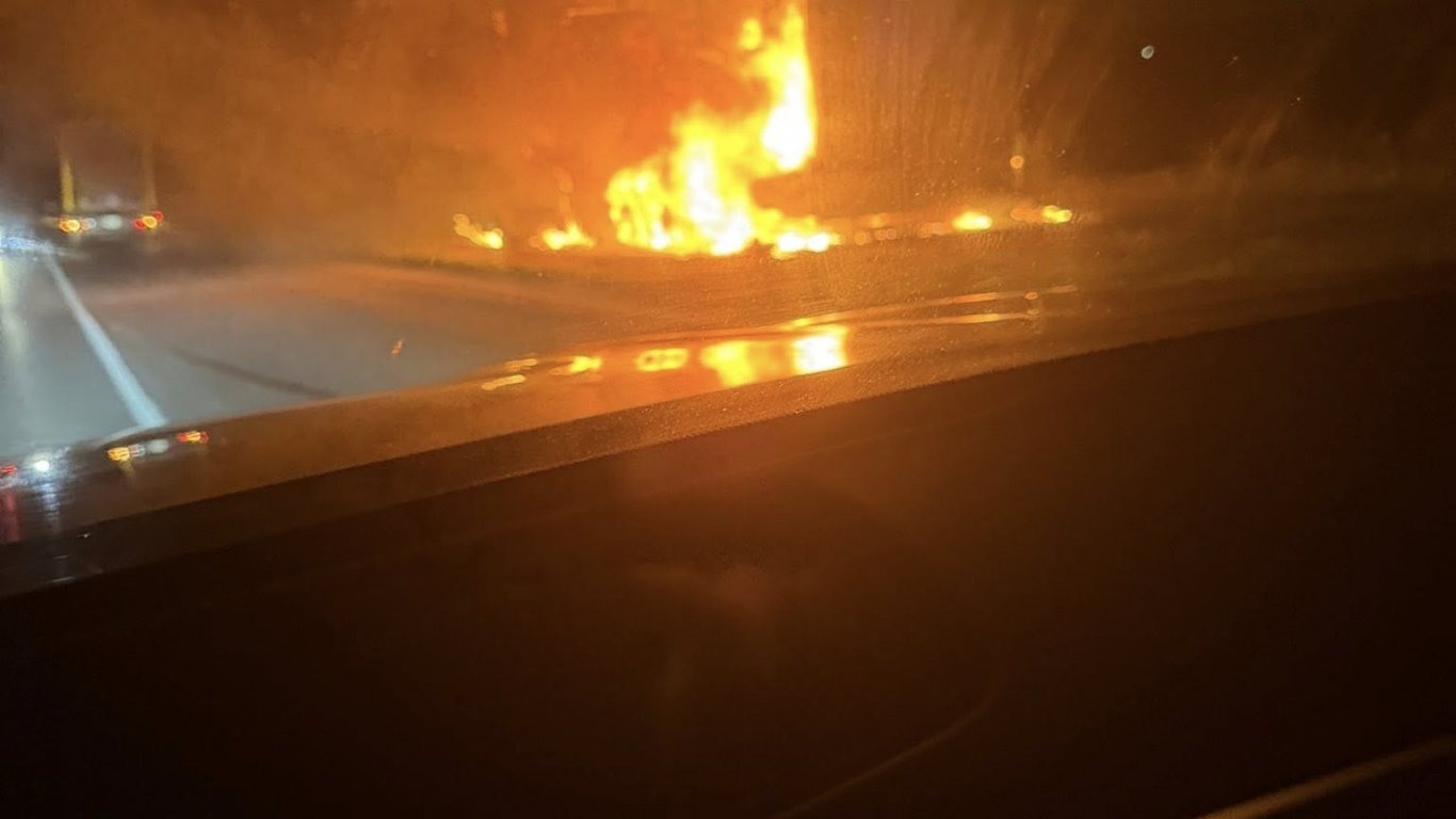 ТИР се запали в движение на пътя Ямбол - Елхово