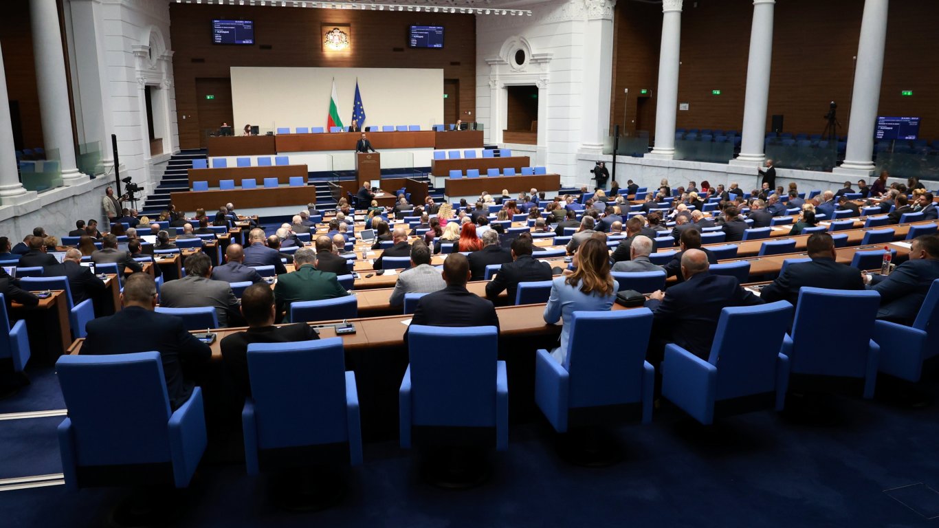 Соларен панел за всяка къща - парламентът създава Национален фонд за декарбонизация