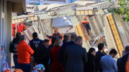 Откриха мъртви и двамата родители от семейството, затрупано от срутил се блок в Турция