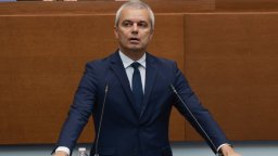 Костадинов: Трети опит за промени в гласуването може да доведе до ексцесии в парламента
