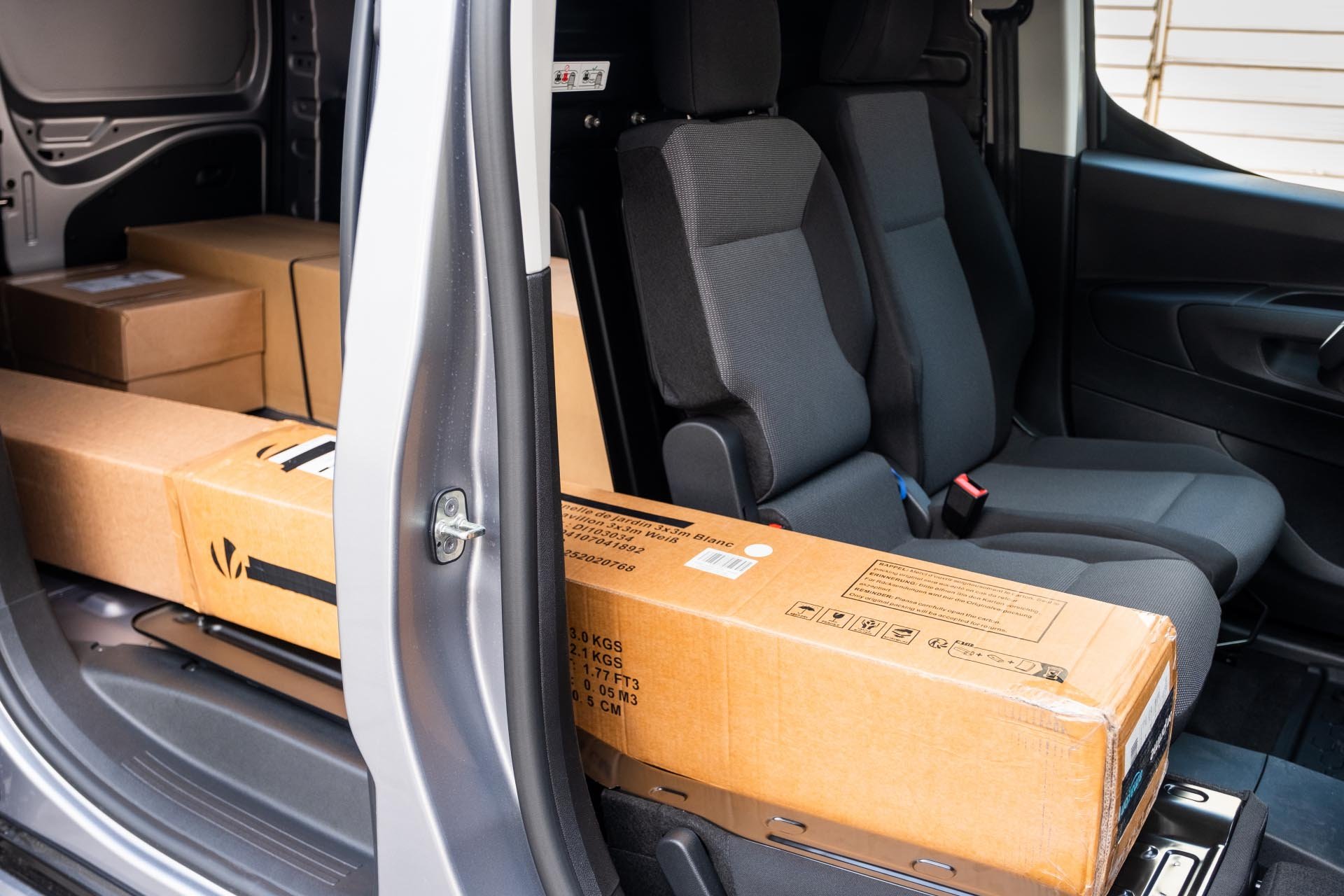 Благодарение на системата Magic Cargo, FIAT Doblò осигурява товарно пространство до 3,09 метра