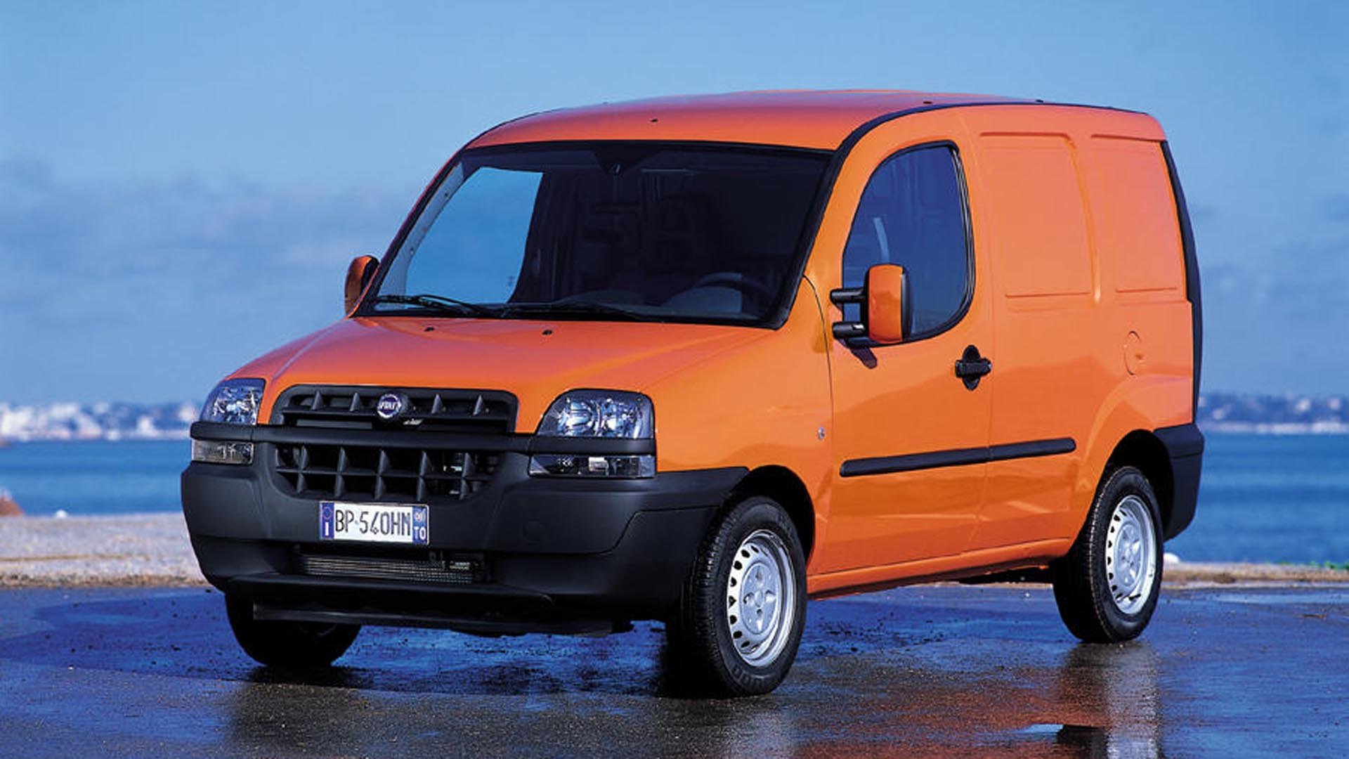 Първото поколение на FIAT Doblò от 2000 година