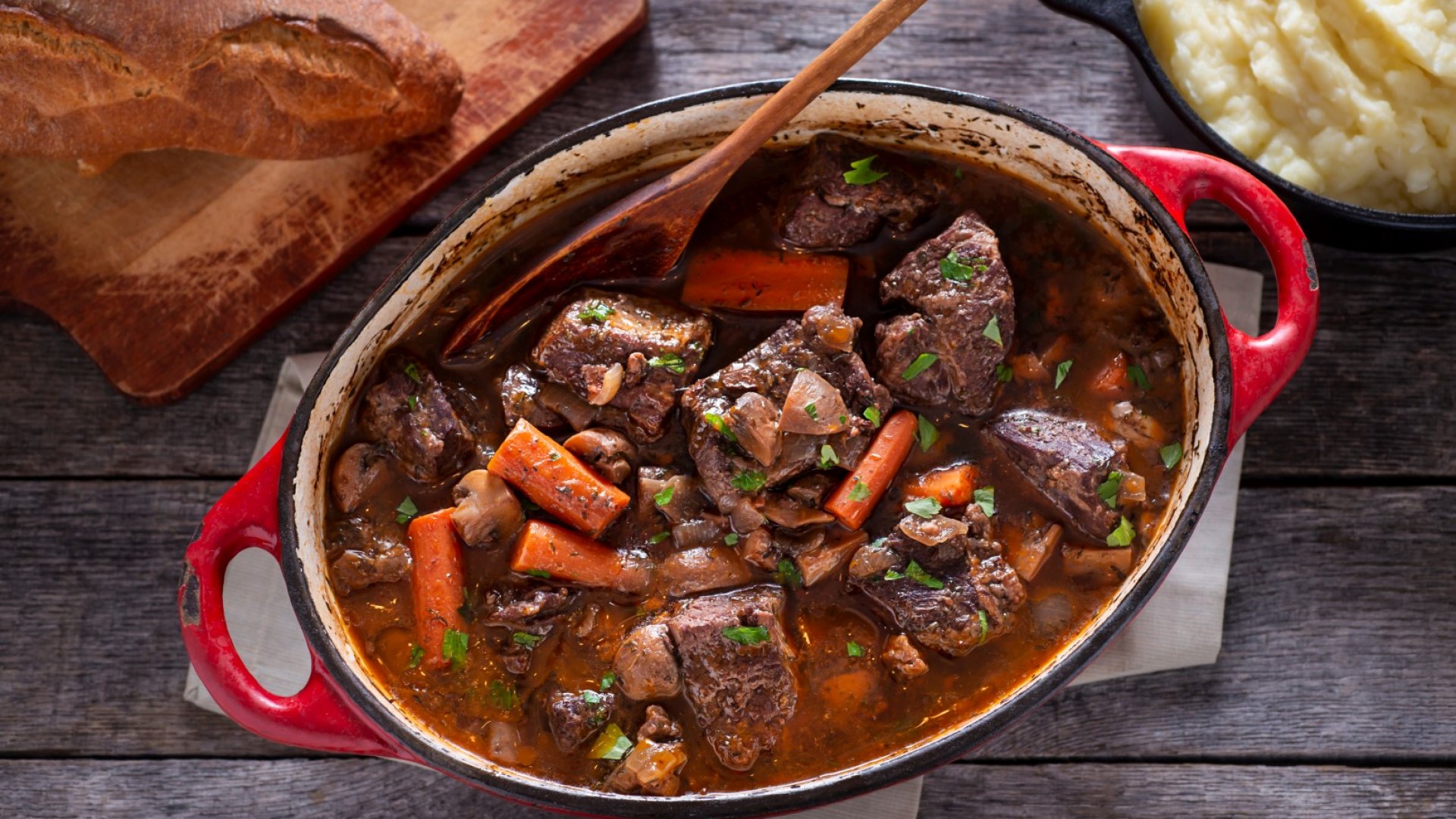 Винен телешки кебап с гъби