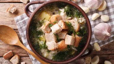 Провансалска чеснова супа