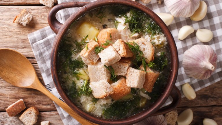 Провансалска чеснова супа