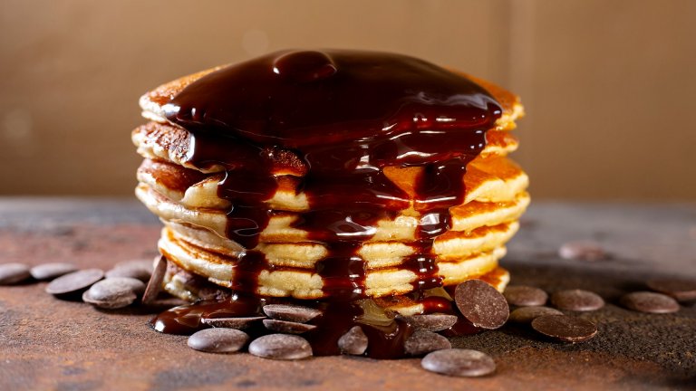 Лесна палачинкова торта с течен шоколад и портокал