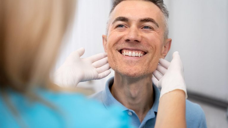 Новата ера в зъбната имплантология - базалните импланти като решение за дълготрайна усмивка