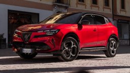 Продажбите на Alfa Romeo скочиха, но остават далеч зад германските конкуренти