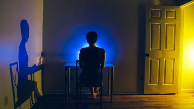 Тя иска ново завещание. Той не е имал толкова богата клиентка.  Дали късметът няма да му изневери? (откъс)