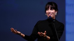 Гръцката актриса Тоня Сотиропулу за работата с Даниел Крейг: Той е невероятен човек