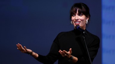 Гръцката актриса Тоня Сотиропулу за работата с Даниел Крейг: Той е невероятен човек