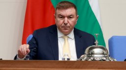 Референдумът на Радев не влезе в НС заради закъснение от 34 секунди