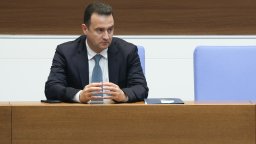 Парламентът прие спешната забрана за износ на горива заради санкциите на "Лукойл"