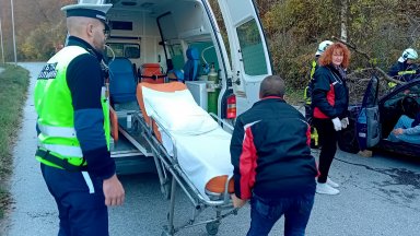 Майка и дете пострадаха в катастрофа на пътя Смолян - Мадан