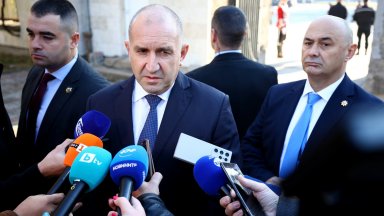 Радев на въпроса ще направи ли нова партия: Хората настояват навсякъде