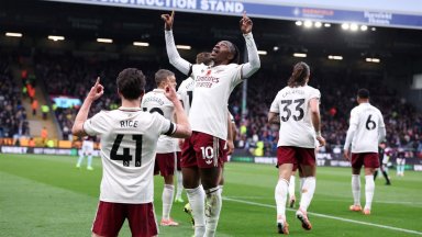 Могъщ Арсенал с девета поредна победа, Нотингам приземи "дяволите"