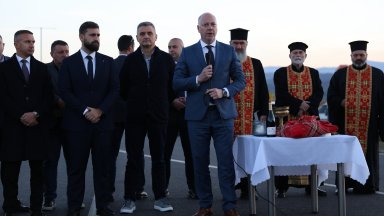 Премиерът Желязков откри обновения участък от пътя за Гърция (снимки)