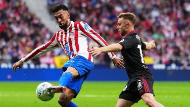 Атлетико лепна тройка на Севиля, Виляреал изпревари Барса